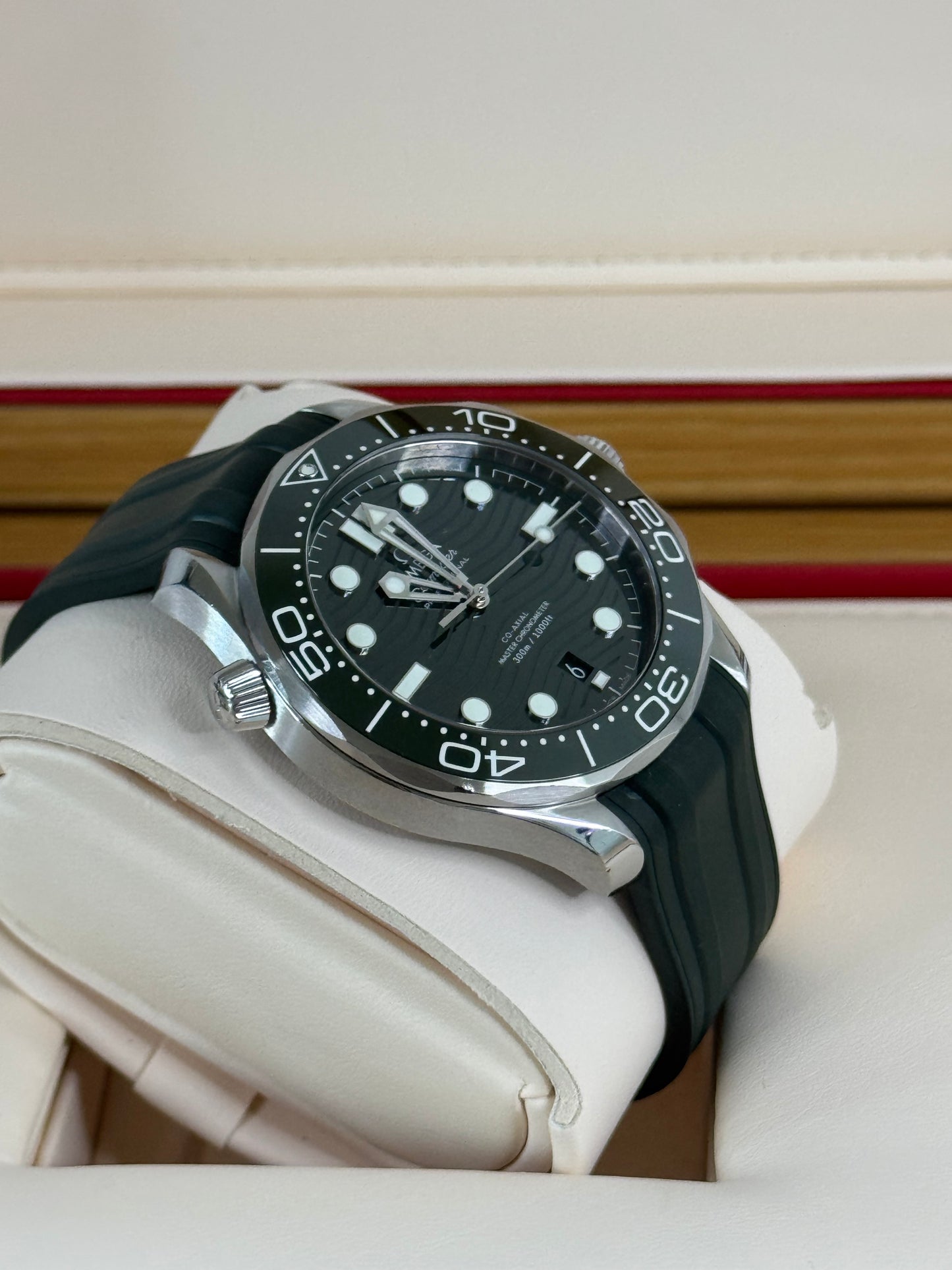 Omega Seamaster Diver 300m / 2023 / Full Set