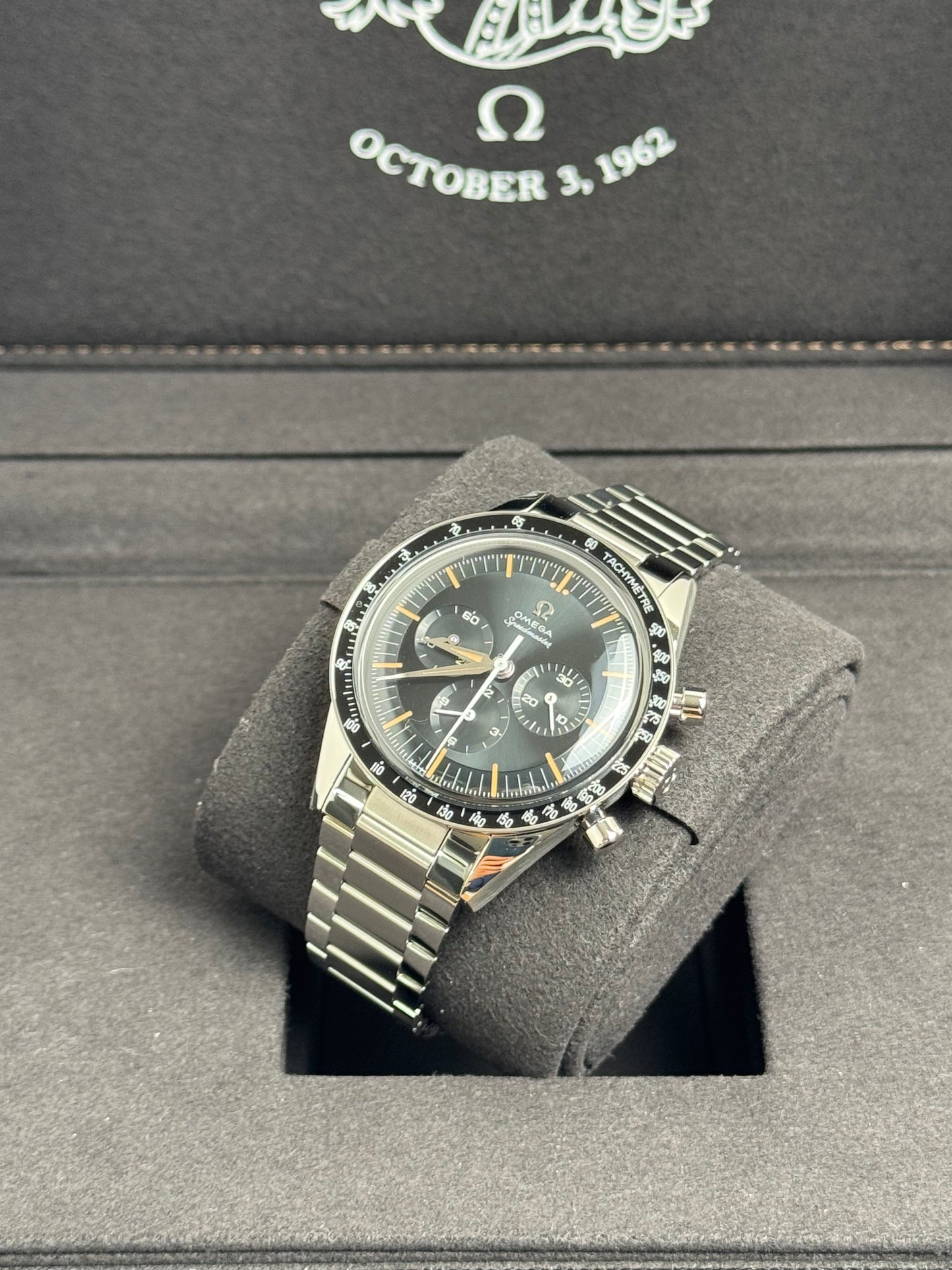 Omega Speedmaster First Omega In Space (FOIS) / 2024 / Full Set / Ungetragen