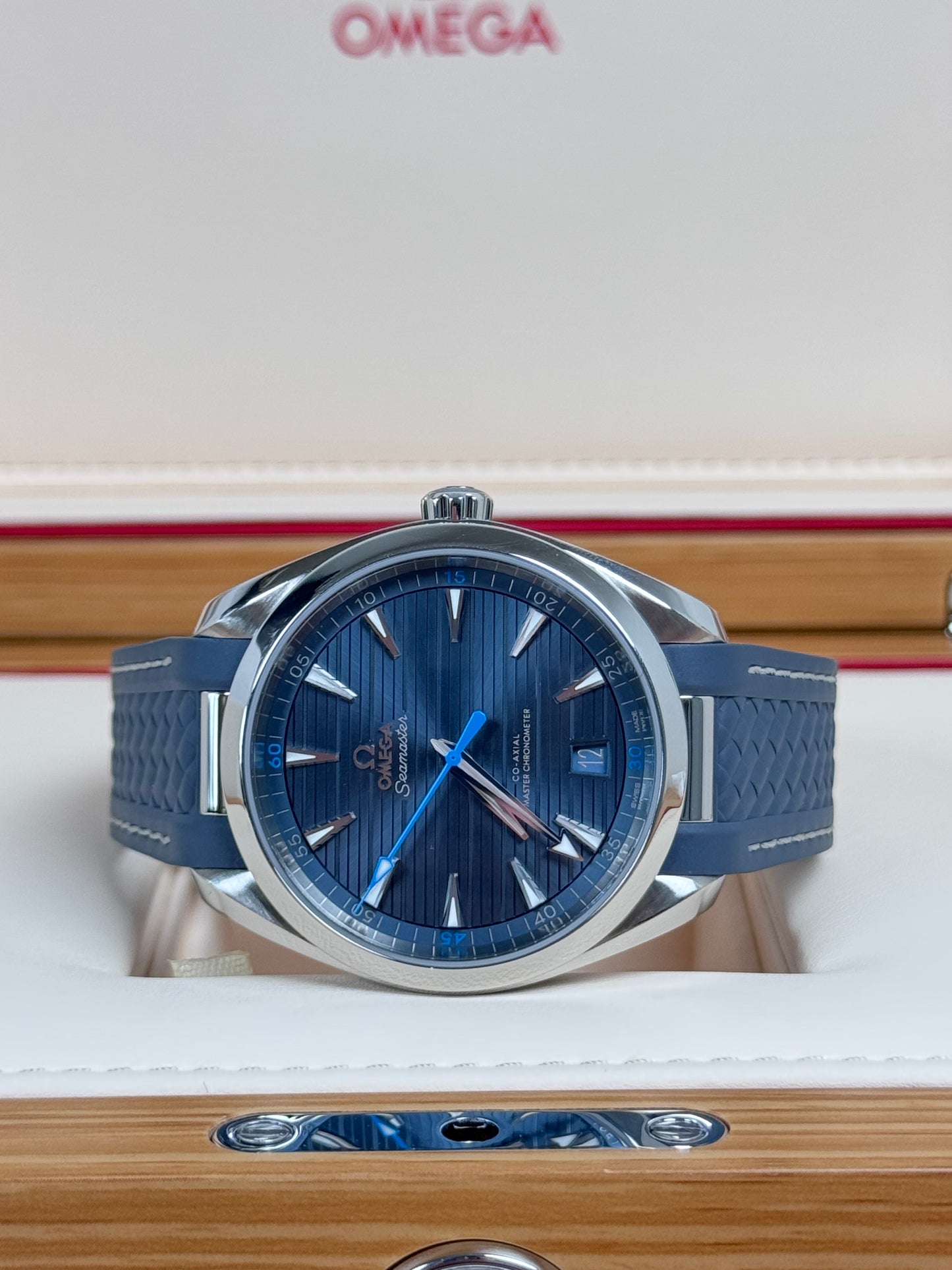 Omega Seamaster Aqua Terra 150 M Blau / 2024 / Full Set / Top Zustand