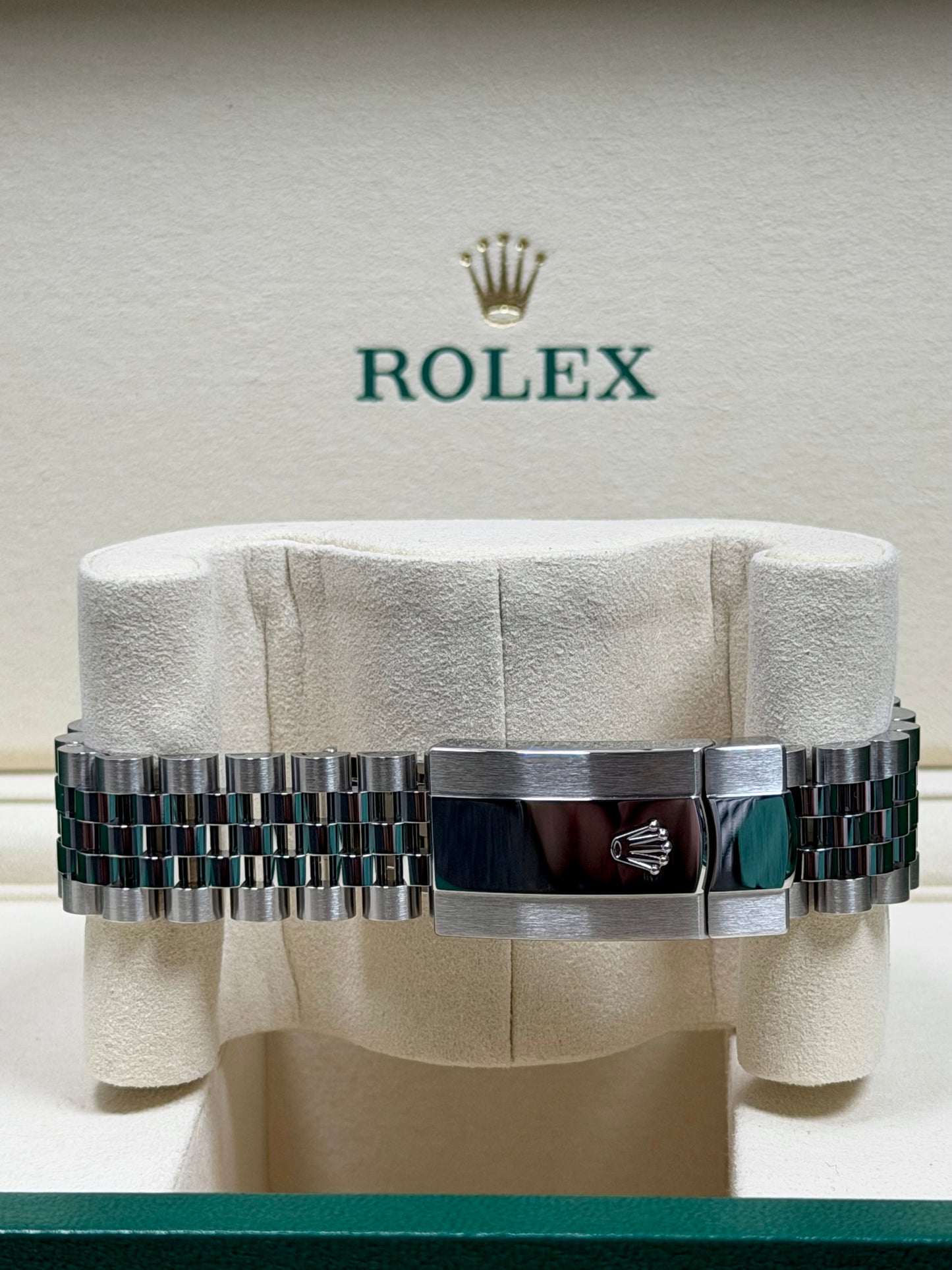 Rolex Datejust 41 126334 Schwarz / 2025 / Full Set / Ungetragen