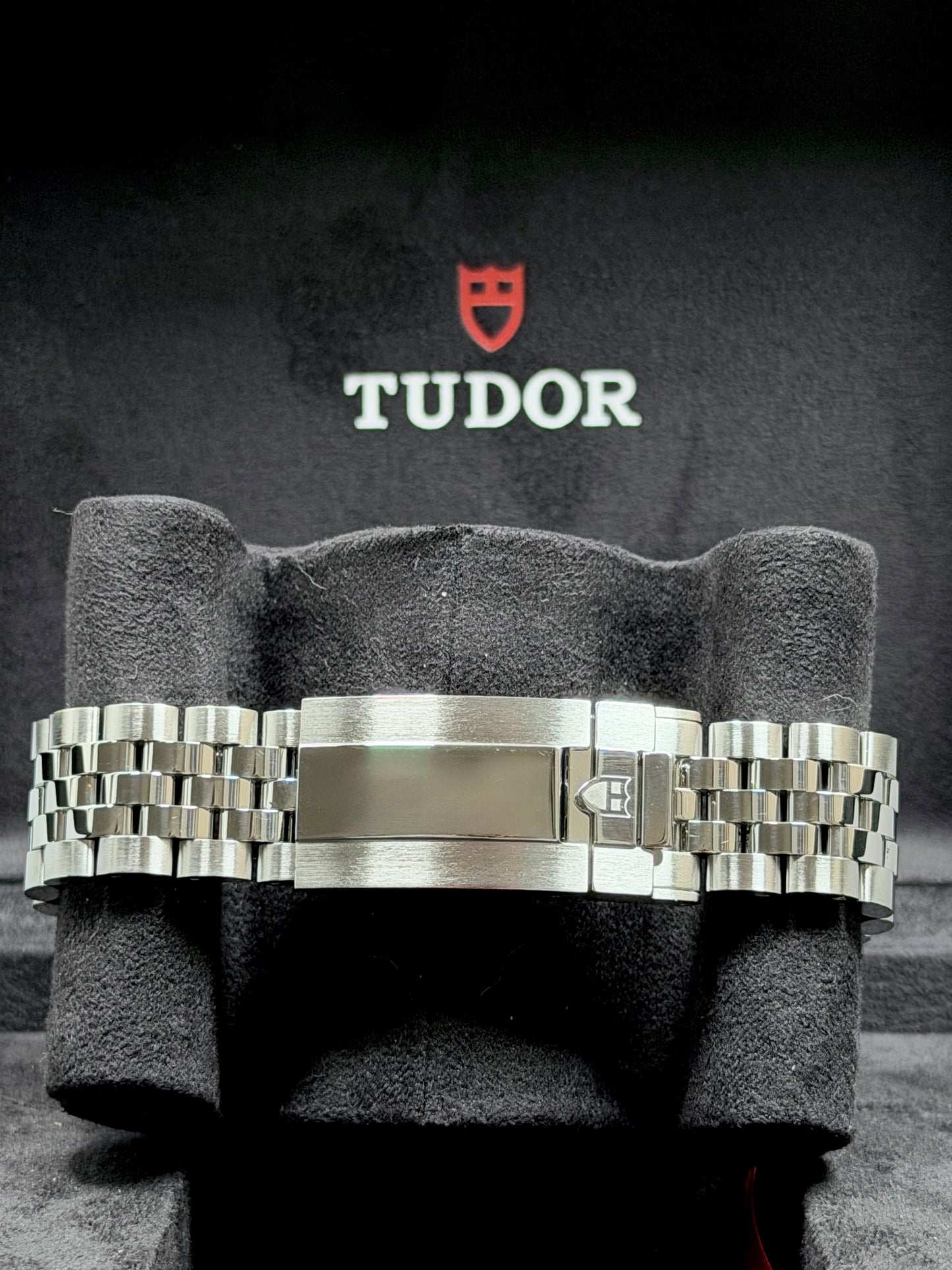 Tudor Black Bay Bordeaux / 2023 / Full Set / Top Zustand