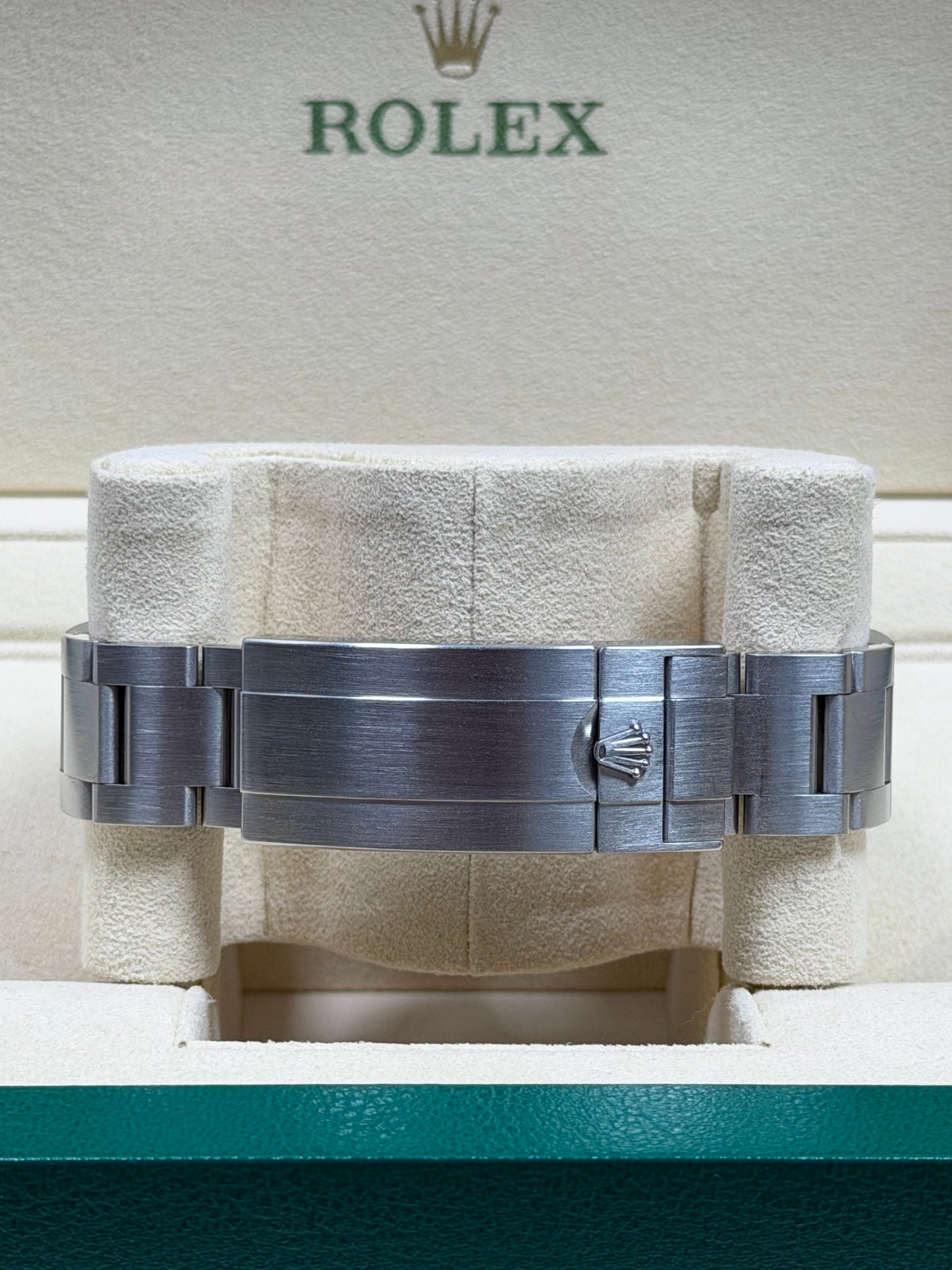 Rolex Sea-Dweller 126600 / 2024 / Full Set / Sehr gut