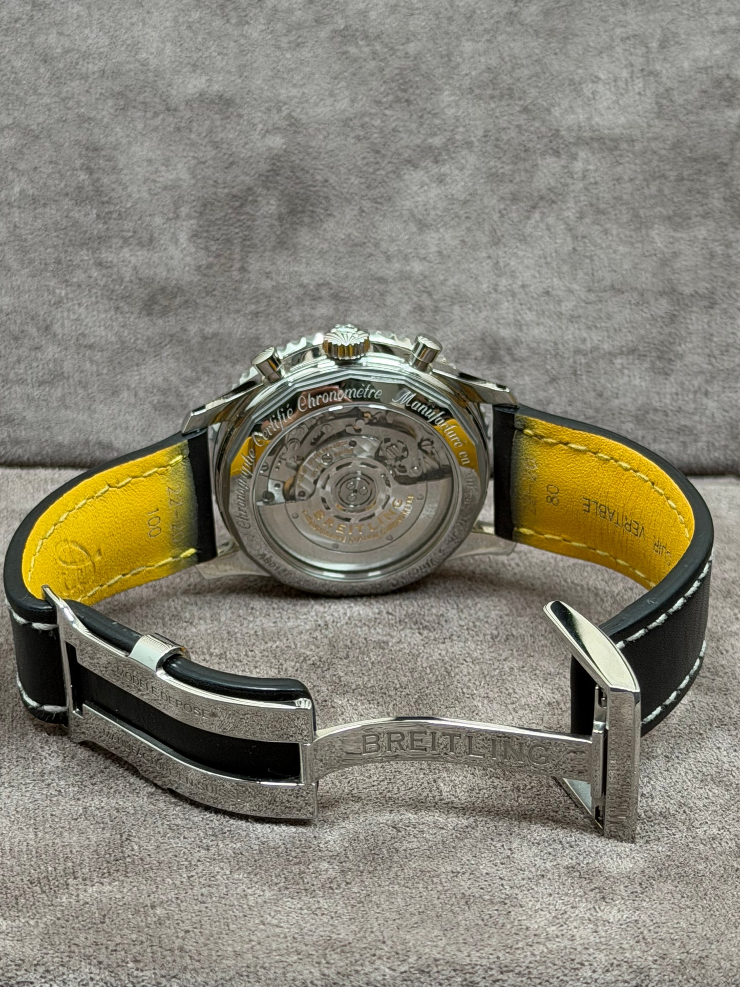 Breitling Navitimer B01 Chronograph 43 / 2021 / Full Set / Top Zustand