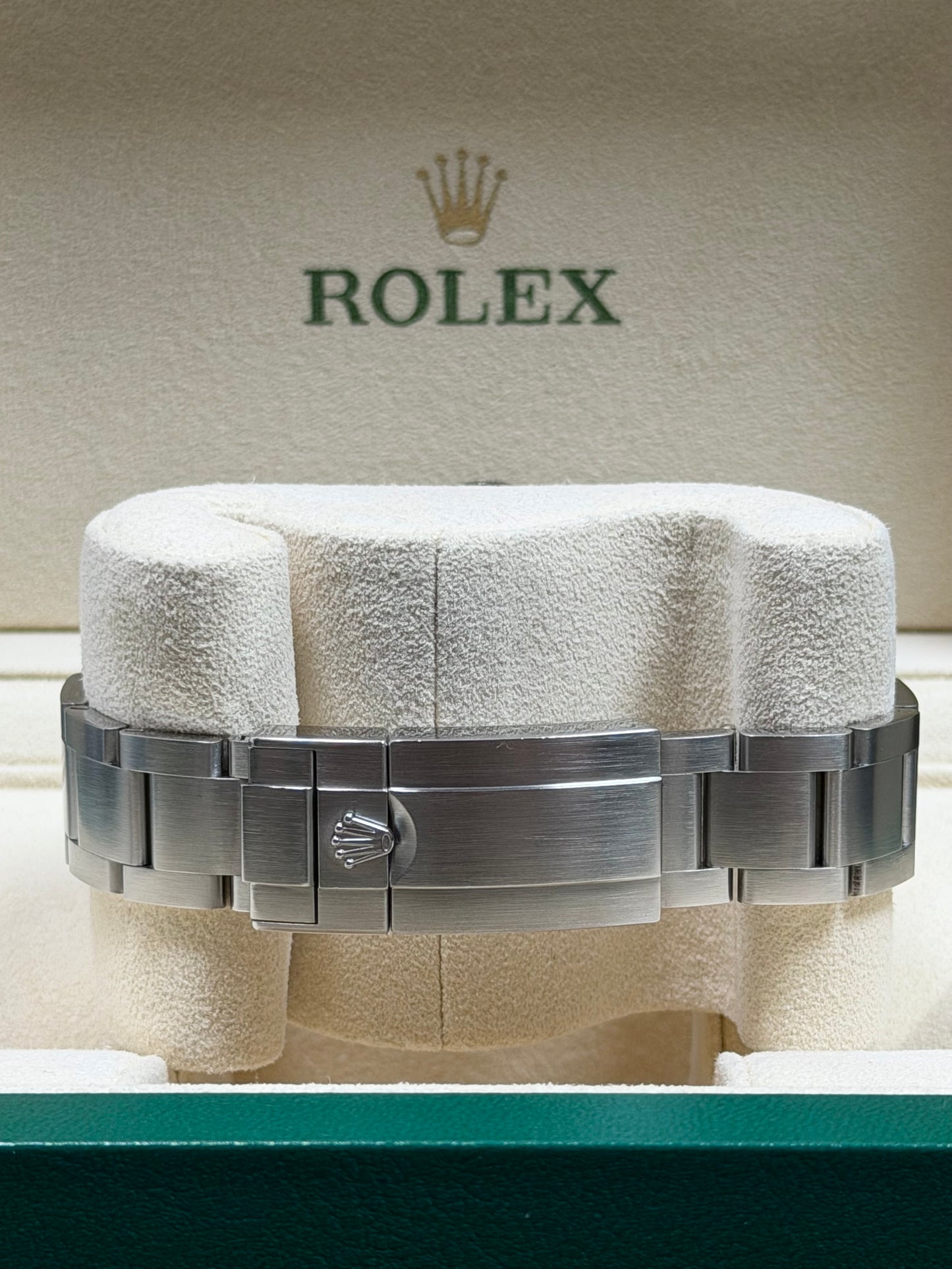 Rolex Explorer 2 Schwarz 216570 / 2017 / Full Set / Sehr gut