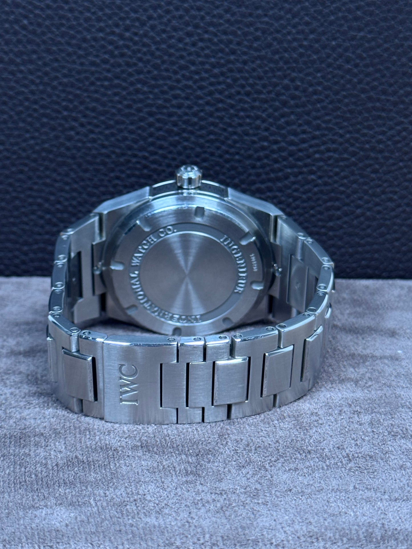 IWC Ingenieur 42mm IW322701 Schwarz / 2005 / Papiere / Top Zustand