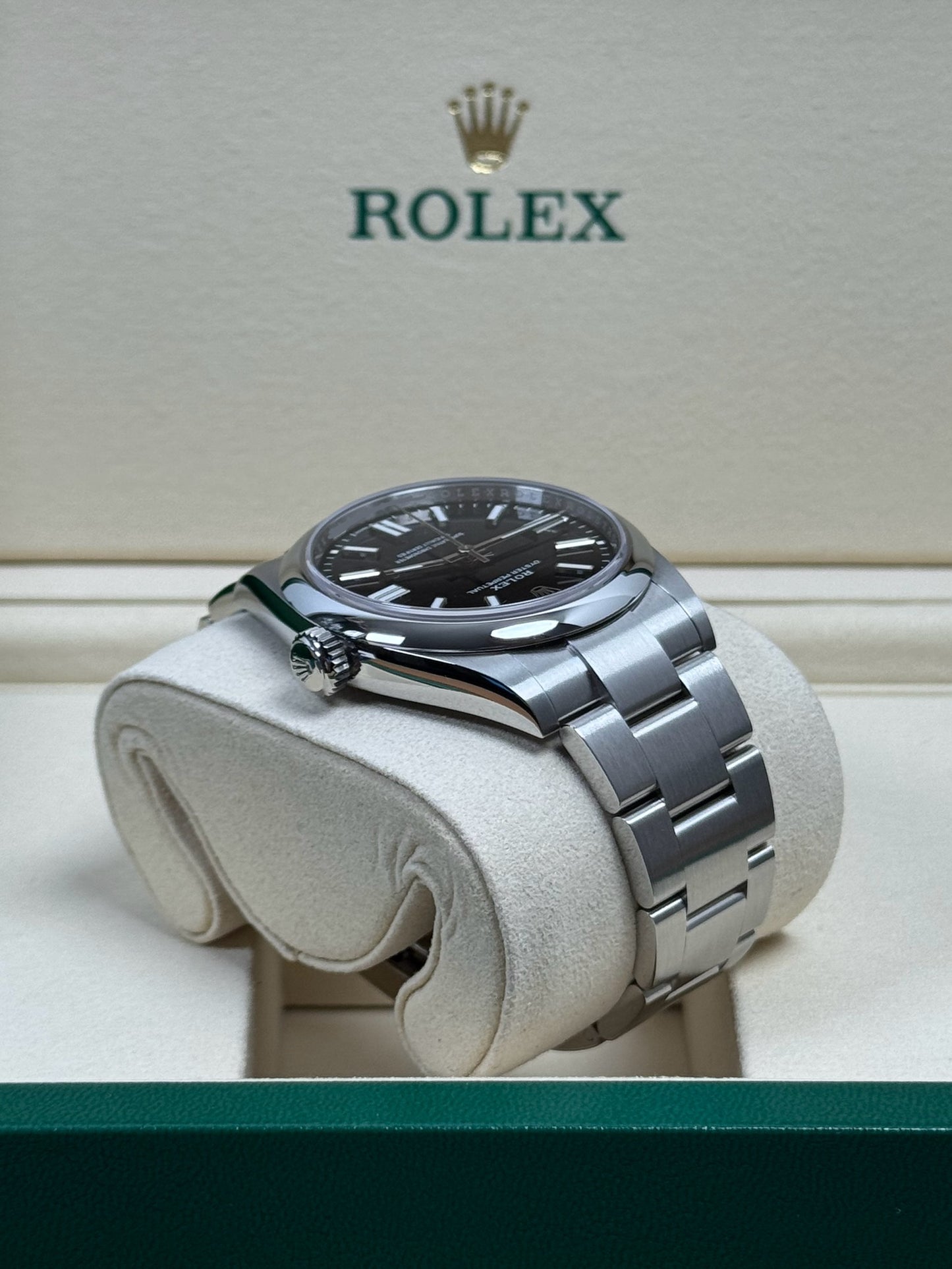 Rolex Oyster Perpetual 41 Schwarz 134300 / 2025 / Full Set / Ungetragen