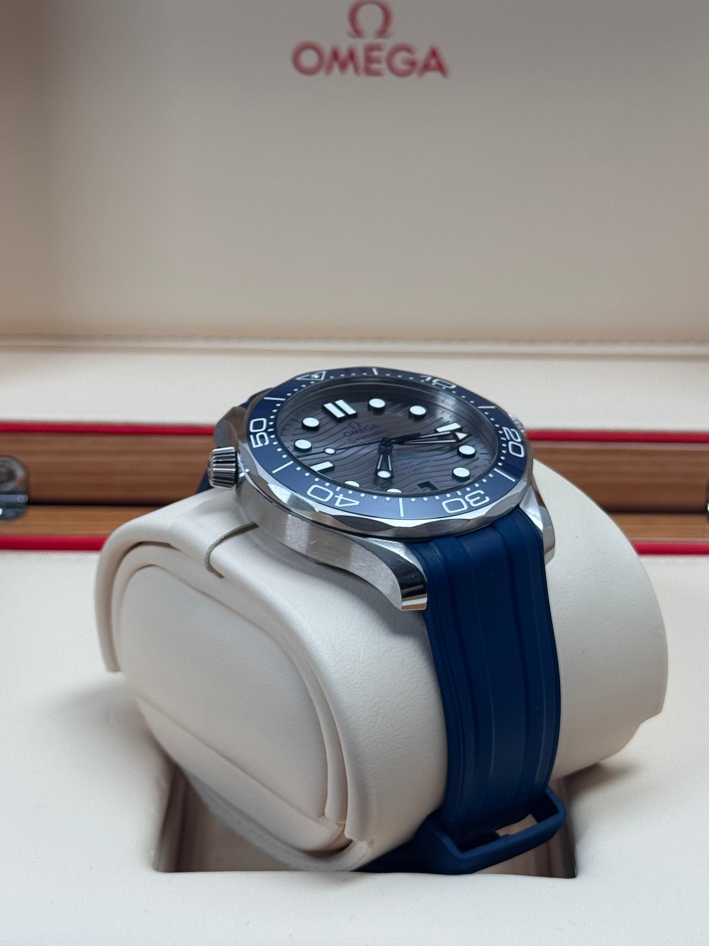 Omega Seamaster Diver 300M Grau Blau / 2020 / Full Set / Sehr gut