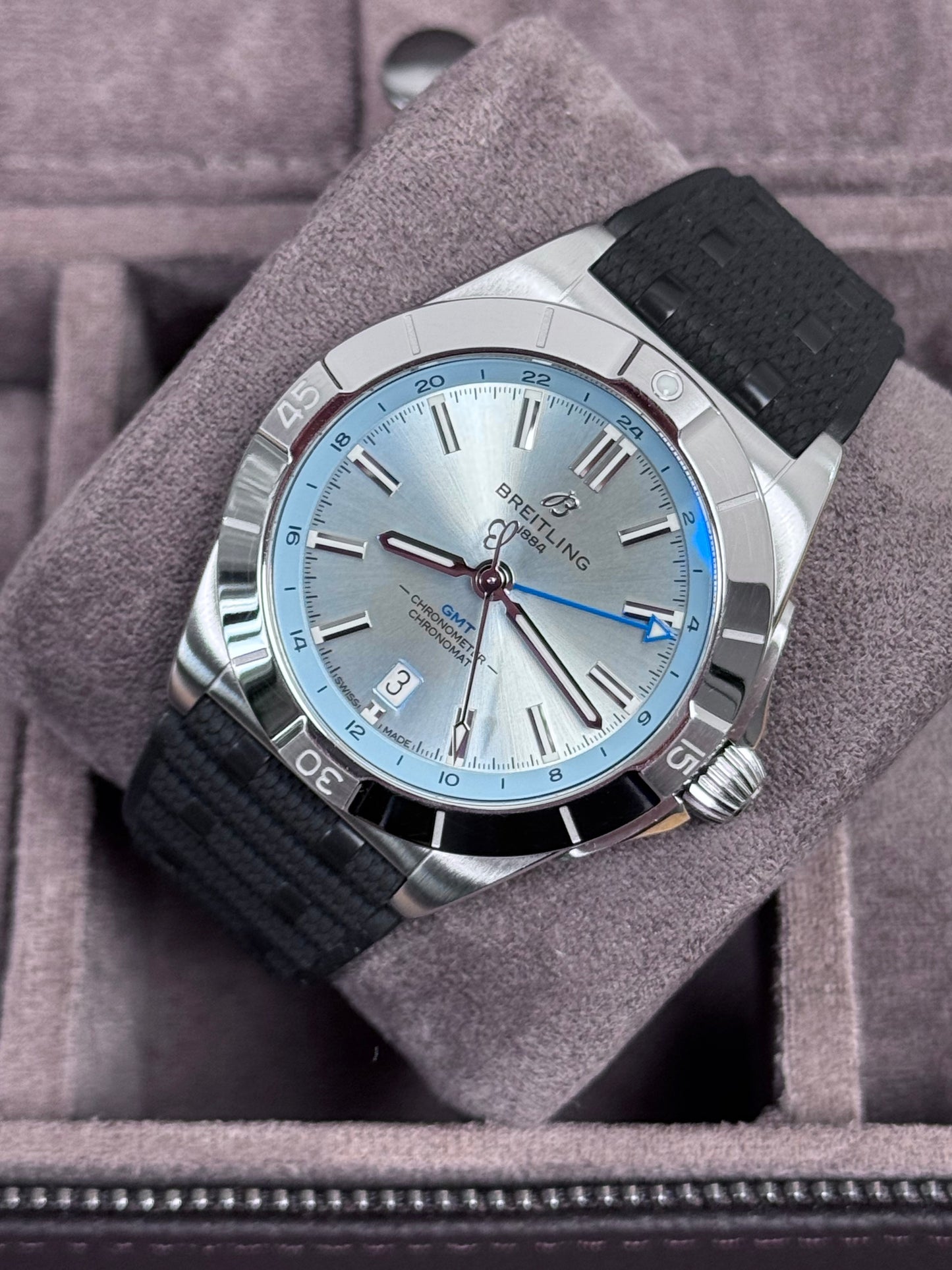 Breitling Chronomat Automatic GMT 40 / 2025 / Full Set / Neuwertig