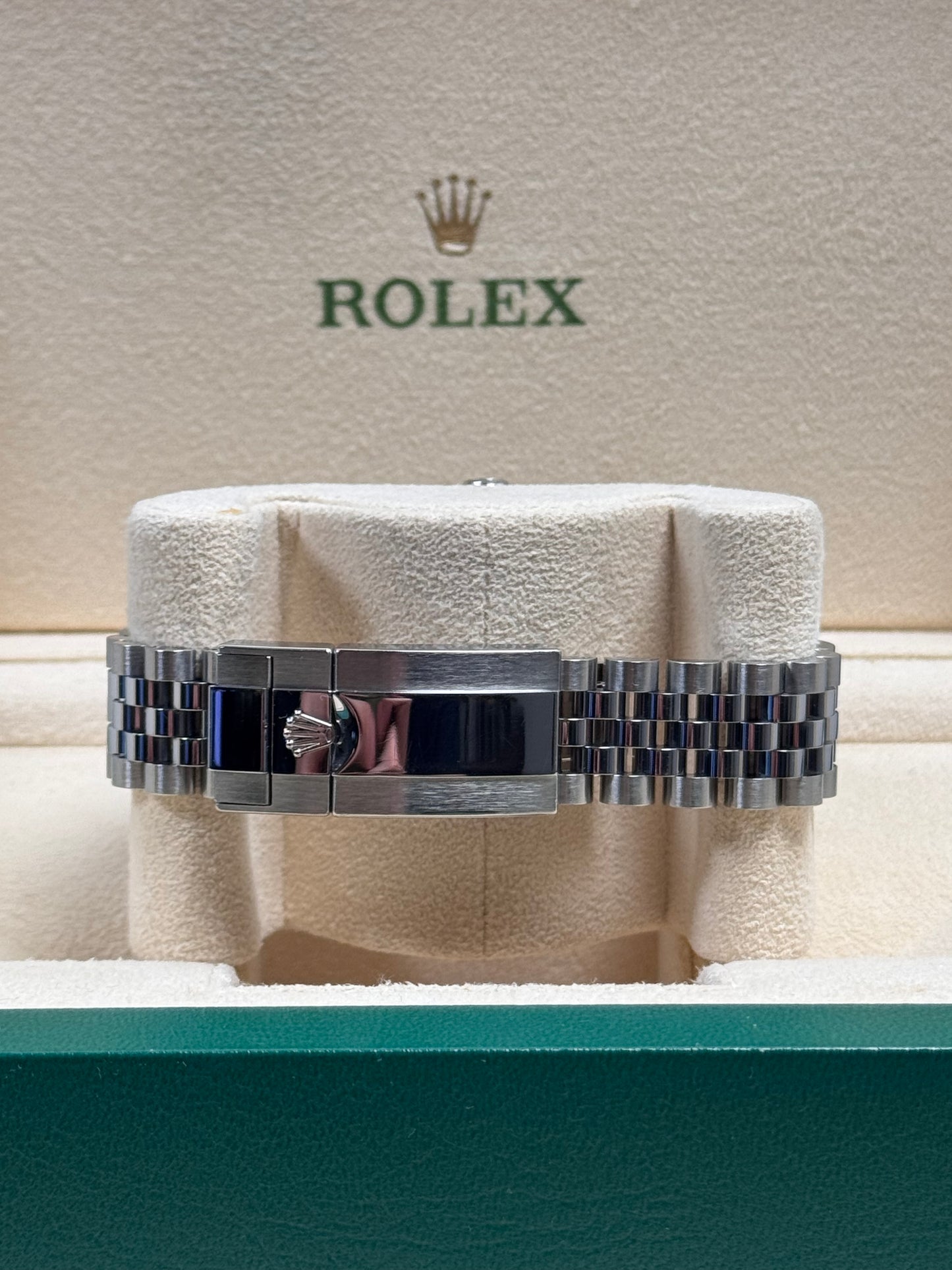 Rolex GMT Master 2 "Pepsi" 126710BLRO / 2021 / Full Set / Top Zustand