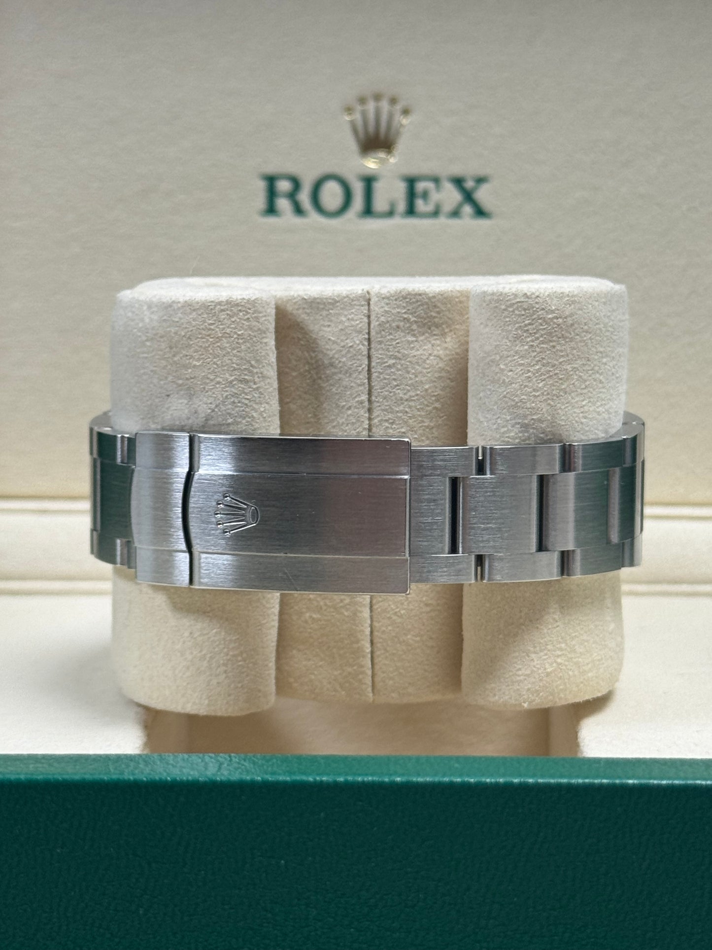 Rolex Oyster Perpetual 41 Silber 124300 / 2025 / Full Set / Neuwertig