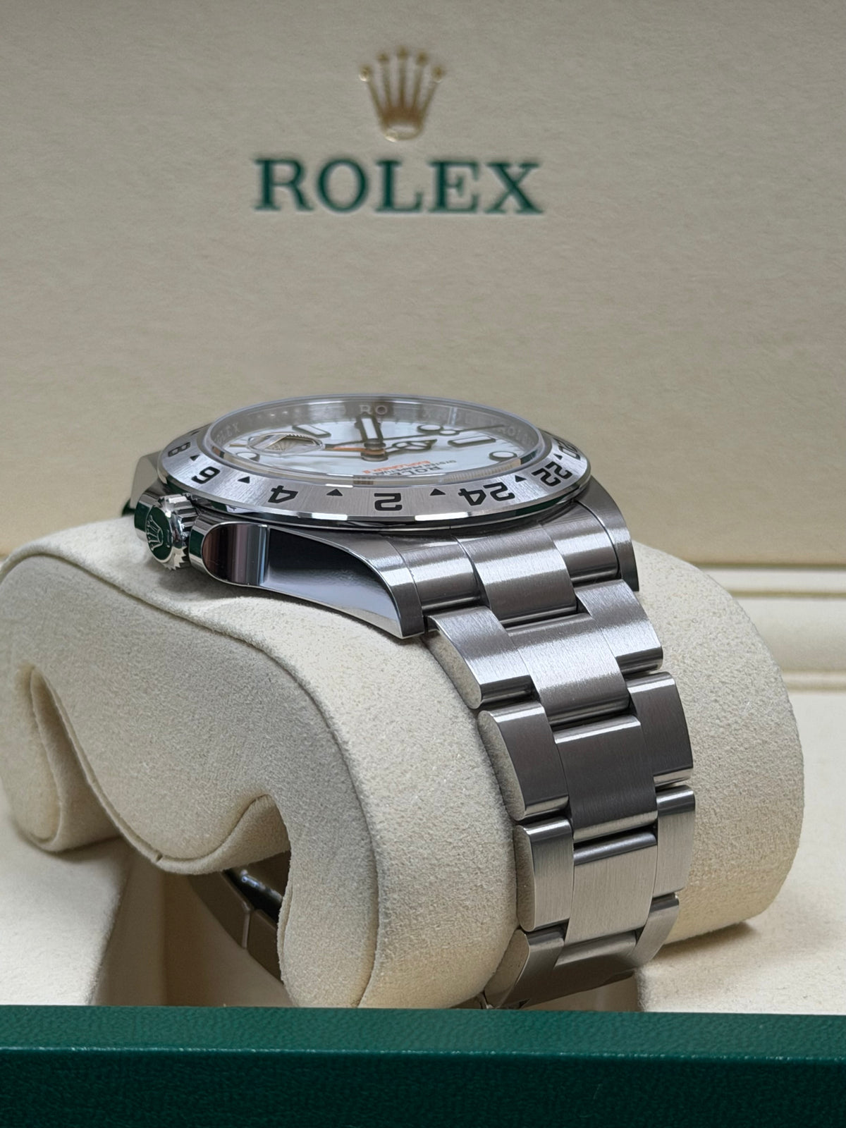 Rolex Explorer II Polar 226570 / 2026 / Full Set / Neuwertig
