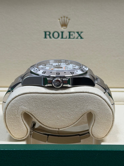 Rolex Explorer II Polar 226570 / 2026 / Full Set / Neuwertig