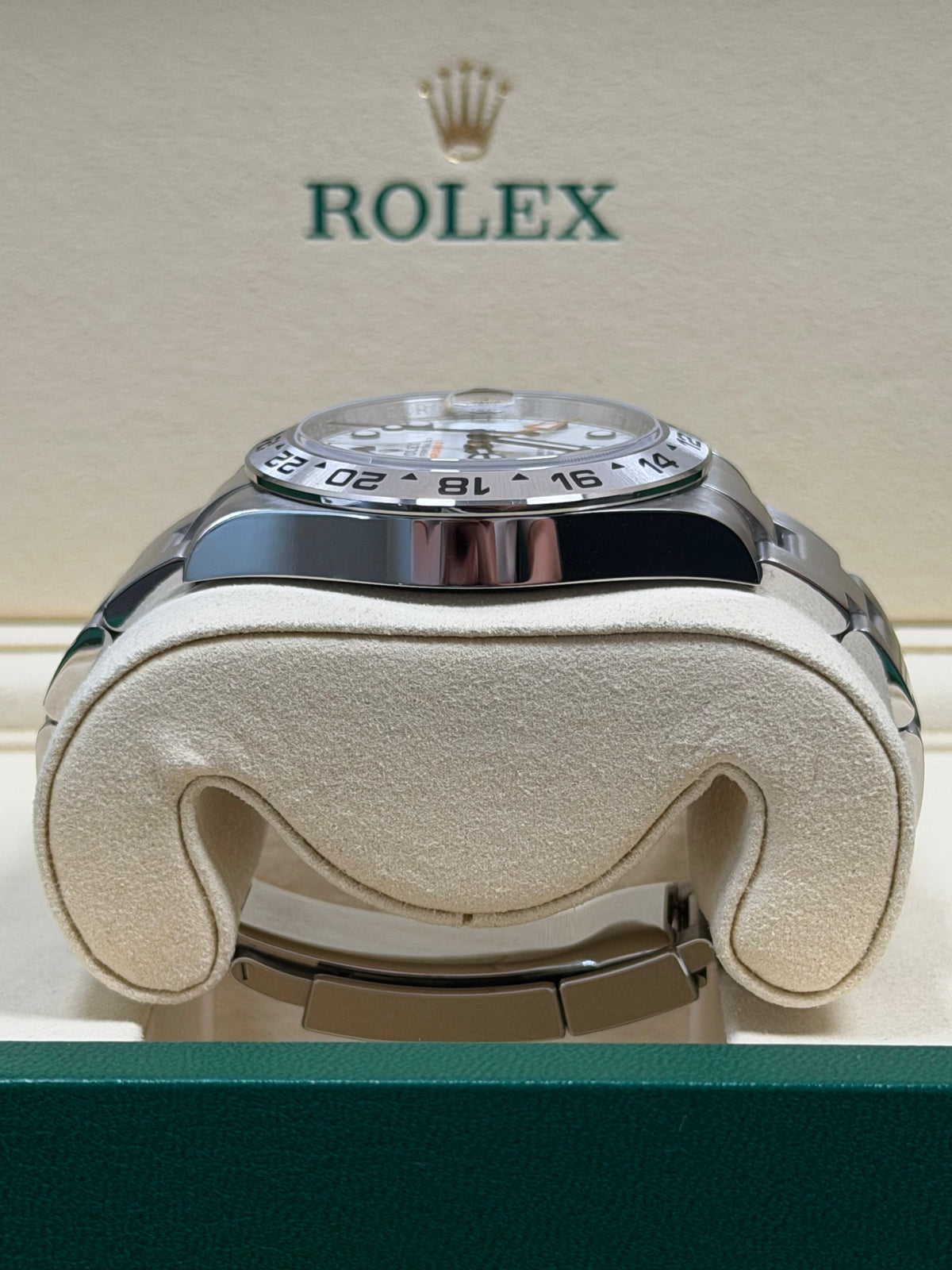 Rolex Explorer II Polar 226570 / 2026 / Full Set / Neuwertig