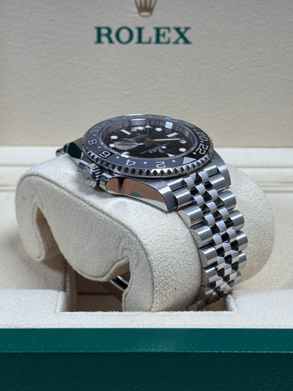 Rolex GMT Master 2 "Bruce Wayne" 126710GRNR / 2024 / Full Set / Top Zustand