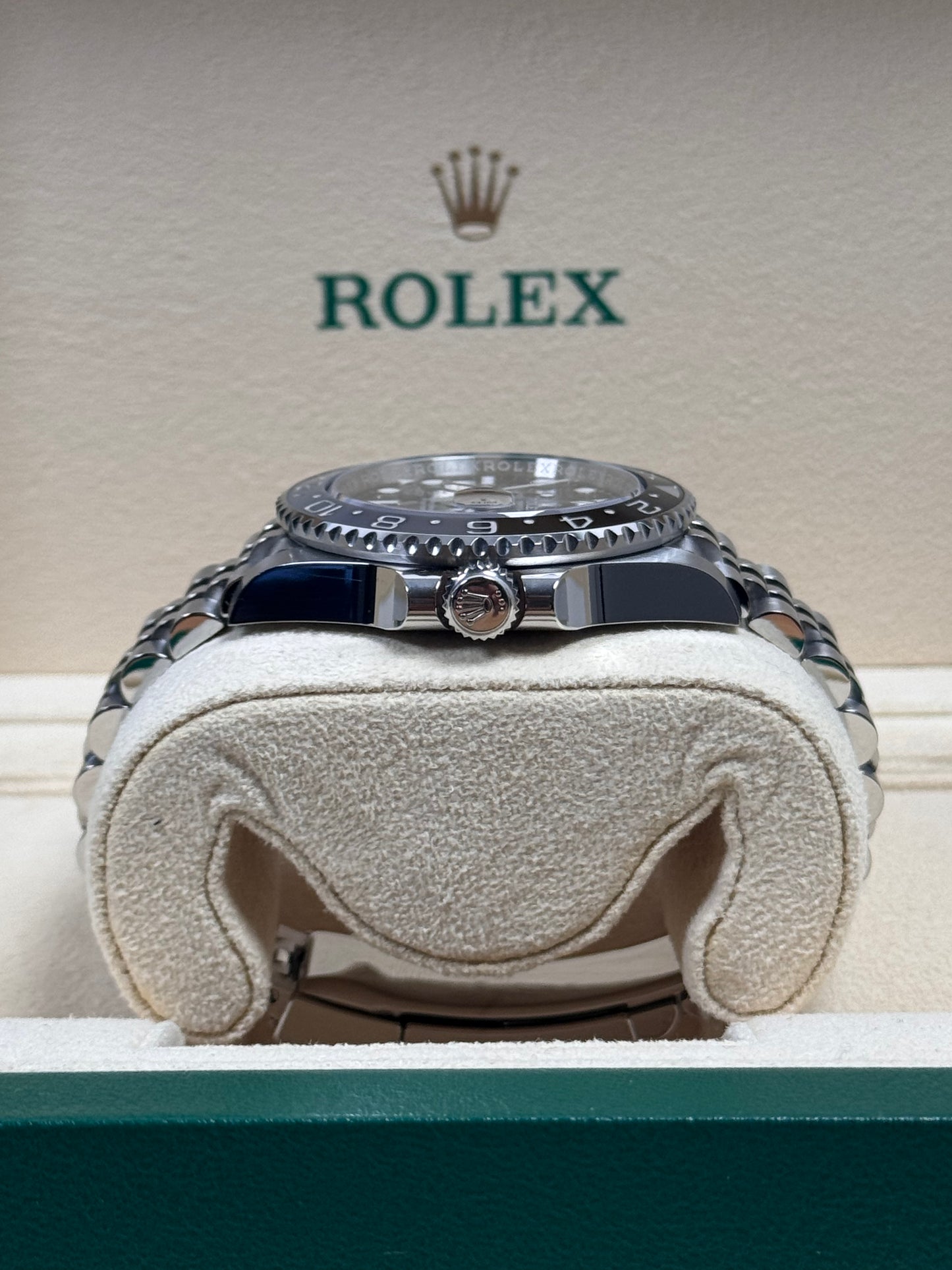 Rolex GMT Master 2 "Bruce Wayne" 126710GRNR / 2024 / Full Set / Top Zustand