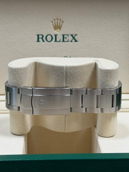 Rolex Oyster Perpetual 41 Lavender 134300 / 2025 / Full Set / Sehr gut