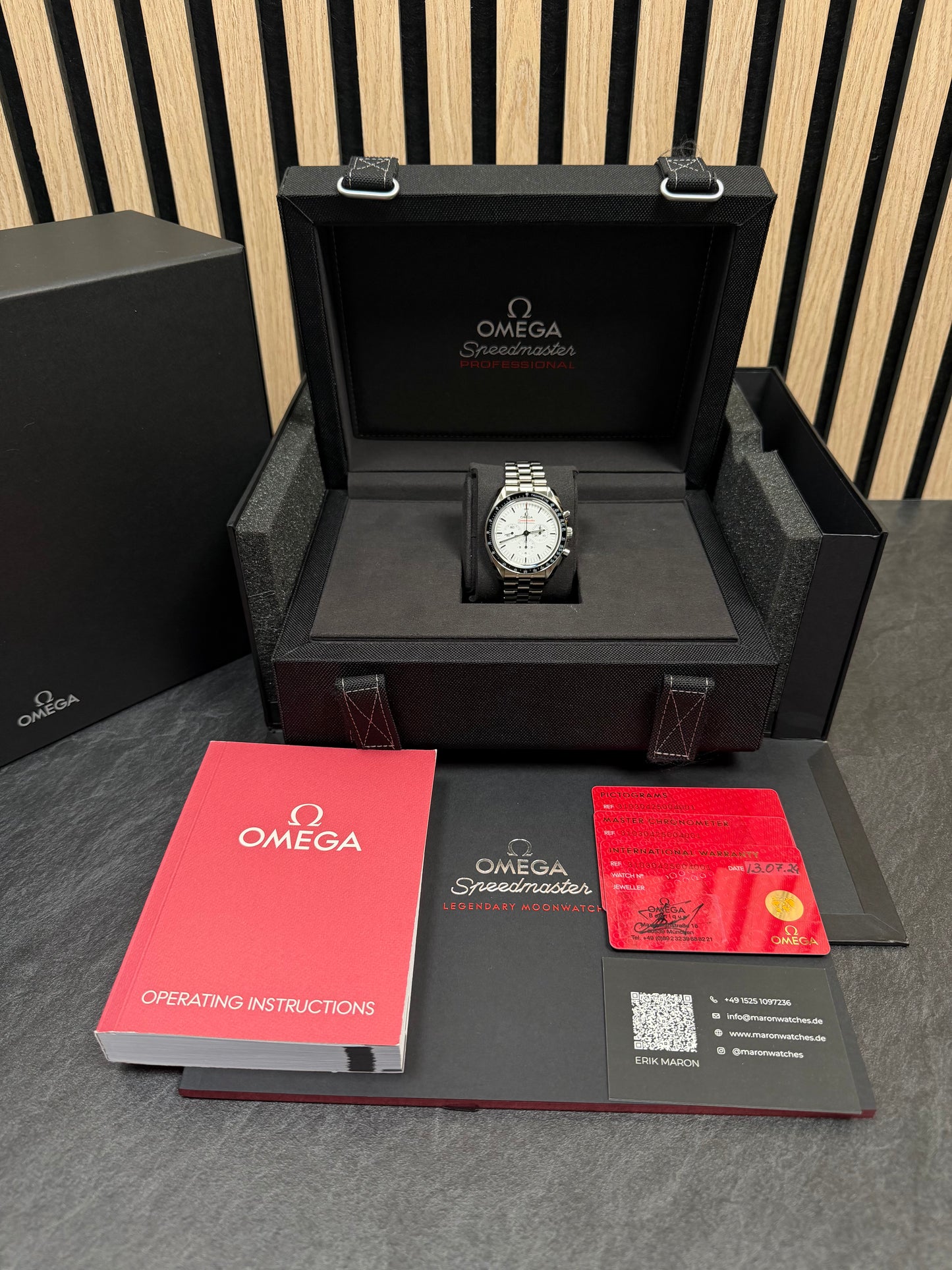 Omega Speedmaster Moonwatch Weiß / 2024 / Full Set / Neuwertig