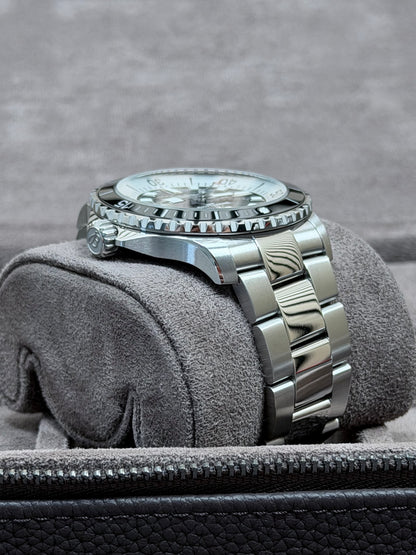 Breitling Superocean Automatic 44 / 2023 / Full Set / Top Zustand