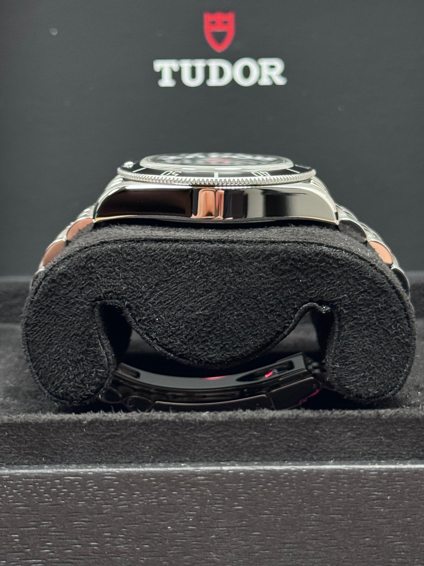 Tudor Black Bay 41 Monochrome / 2024 / Full Set / Neuwertig