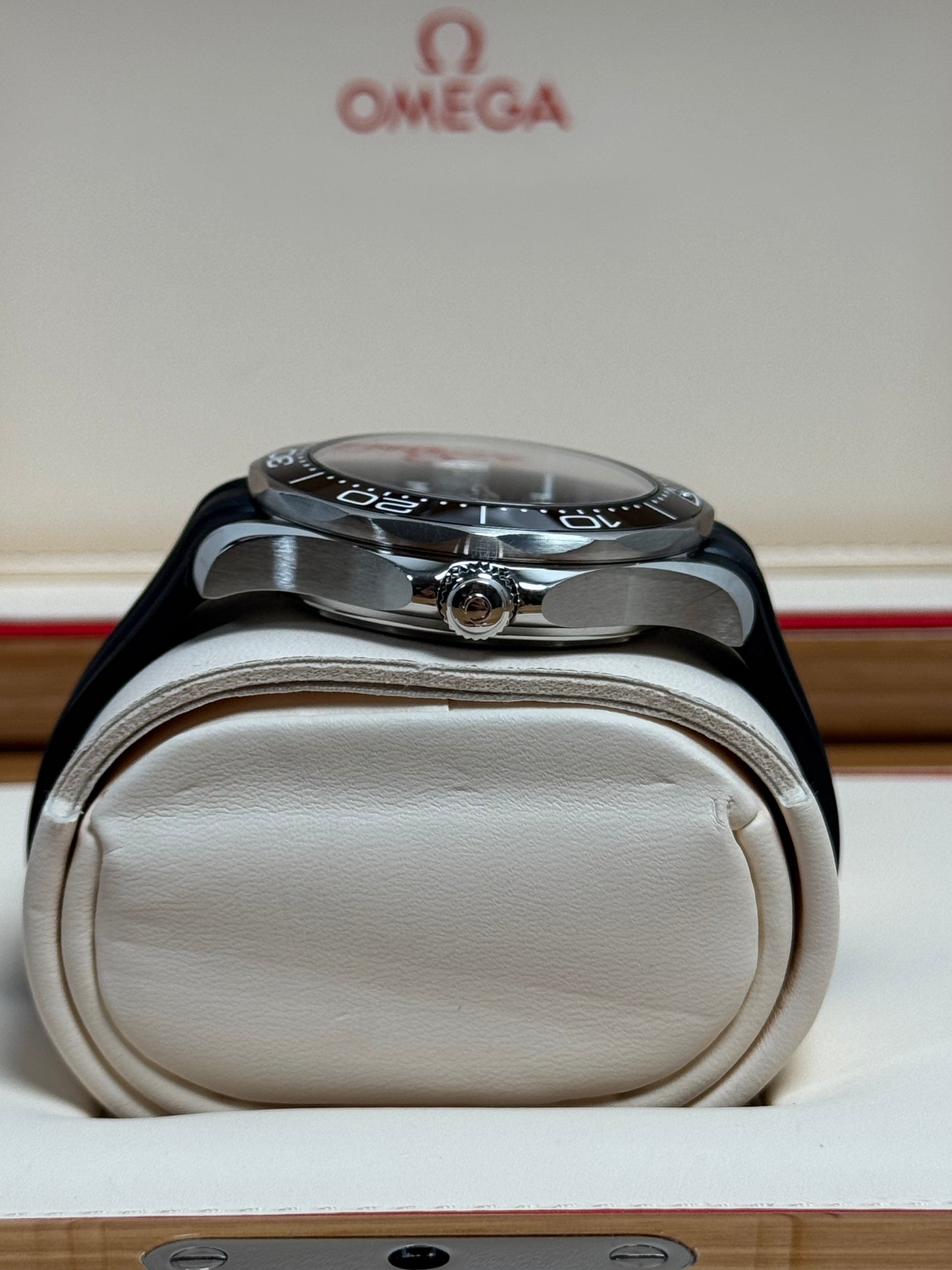 Omega Seamaster Diver 300M Schwarz / 2021 / Full Set / Sehr gut