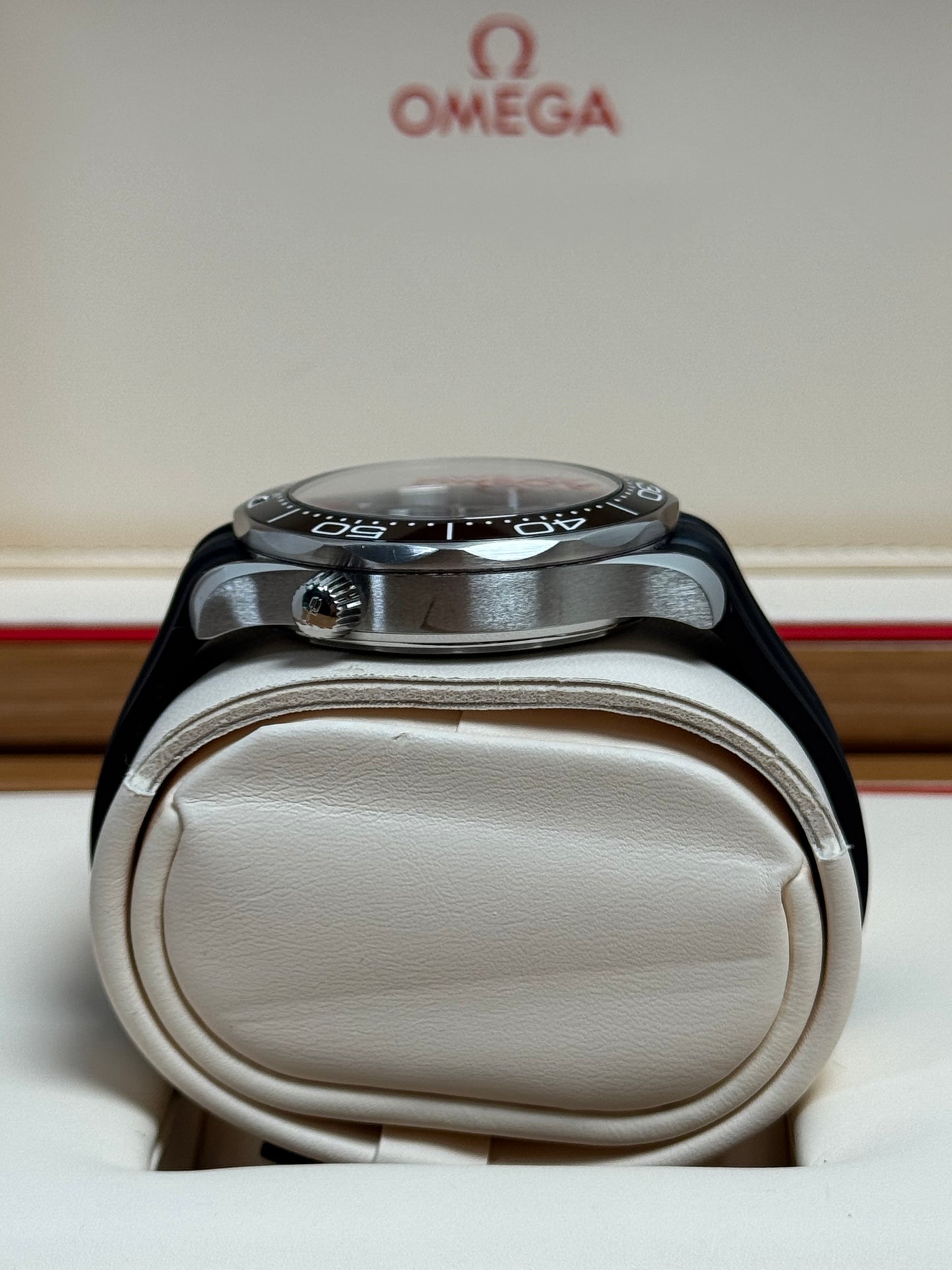 Omega Seamaster Diver 300M Schwarz / 2021 / Full Set / Sehr gut