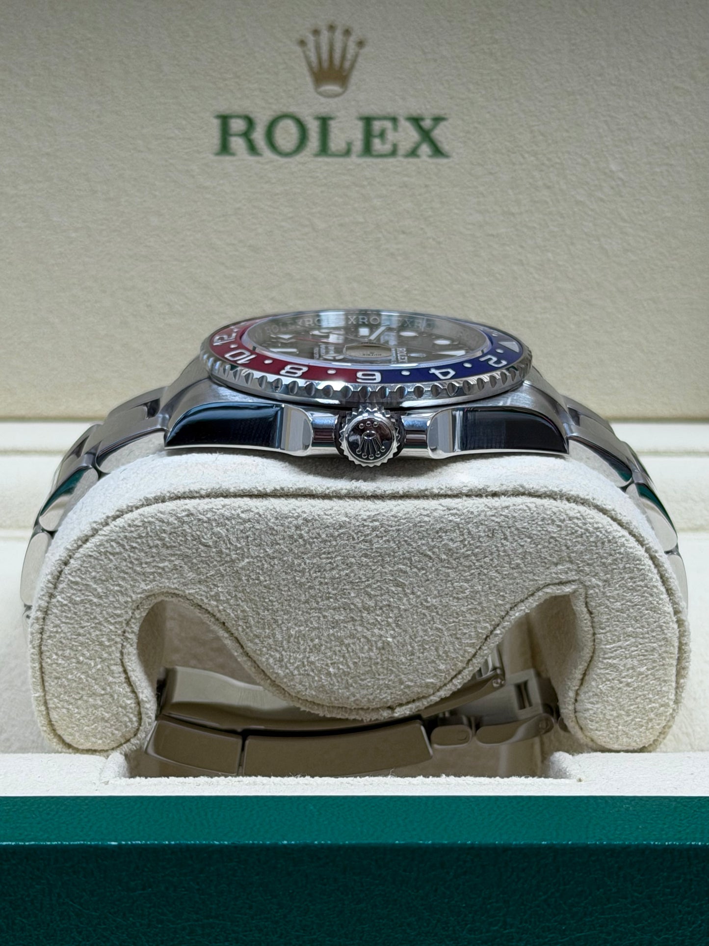 Rolex GMT Master 2 "Pepsi" 126710BLRO / 2022 / Full Set / Top Zustand