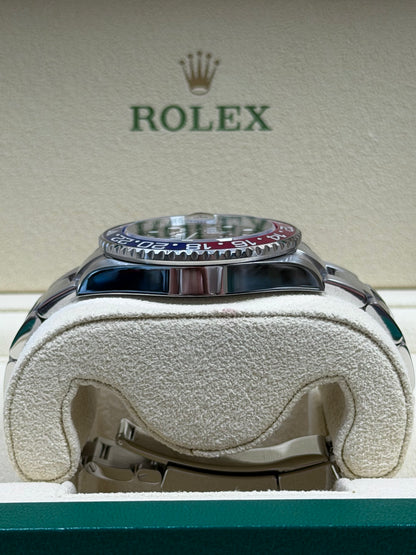 Rolex GMT Master 2 "Pepsi" 126710BLRO / 2022 / Full Set / Top Zustand