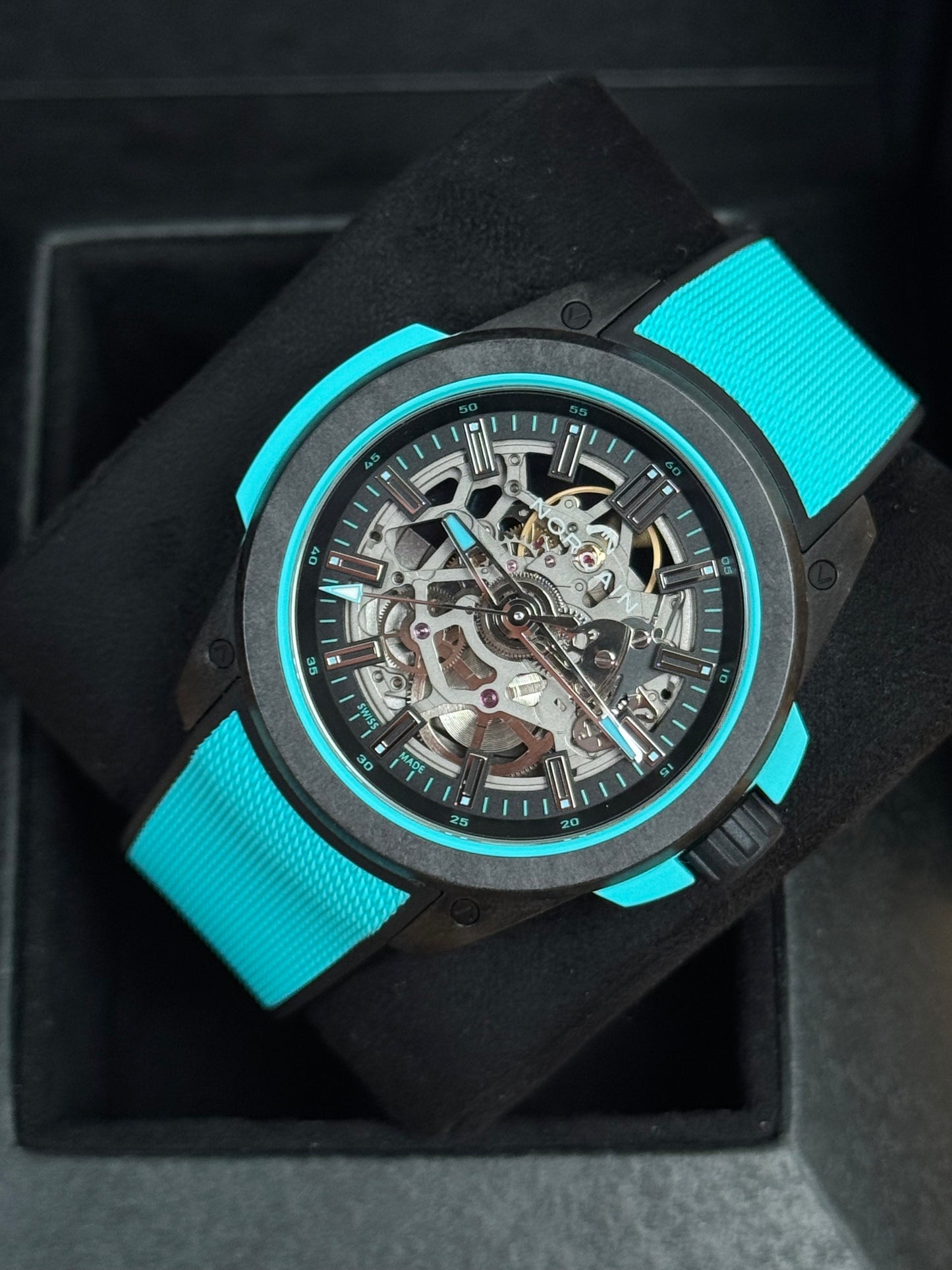 Norqain Wild One Skeleton 42mm Turquoise / 2025 / Full Set / Ungetragen