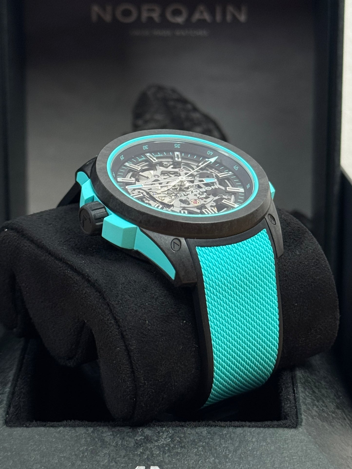 Norqain Wild One Skeleton 42mm Turquoise / 2025 / Full Set / Ungetragen
