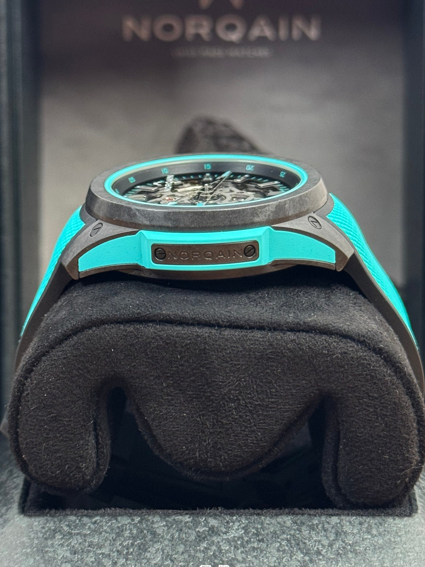Norqain Wild One Skeleton 42mm Turquoise / 2025 / Full Set / Ungetragen