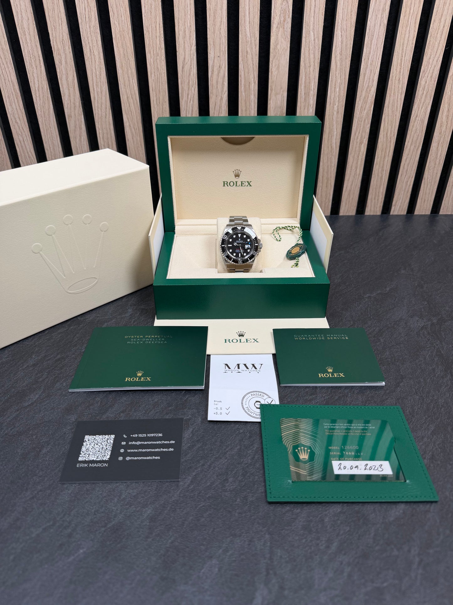 Rolex Sea-Dweller Red 126600 / 2023 / Full Set / Ungetragen