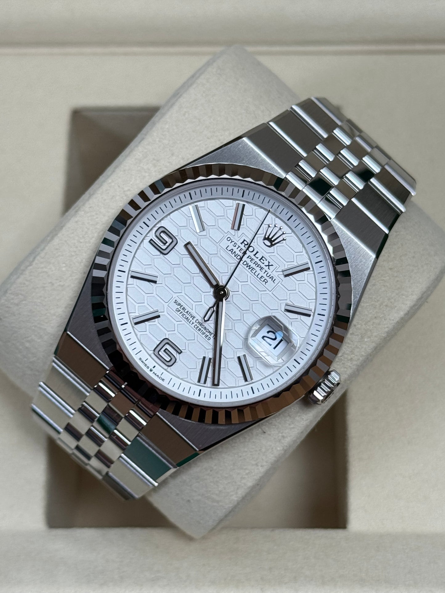 Rolex Land Dweller 40 127334 / 2025 / Full Set / Ungetragen