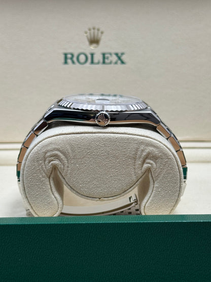 Rolex Land Dweller 40 127334 / 2025 / Full Set / Ungetragen