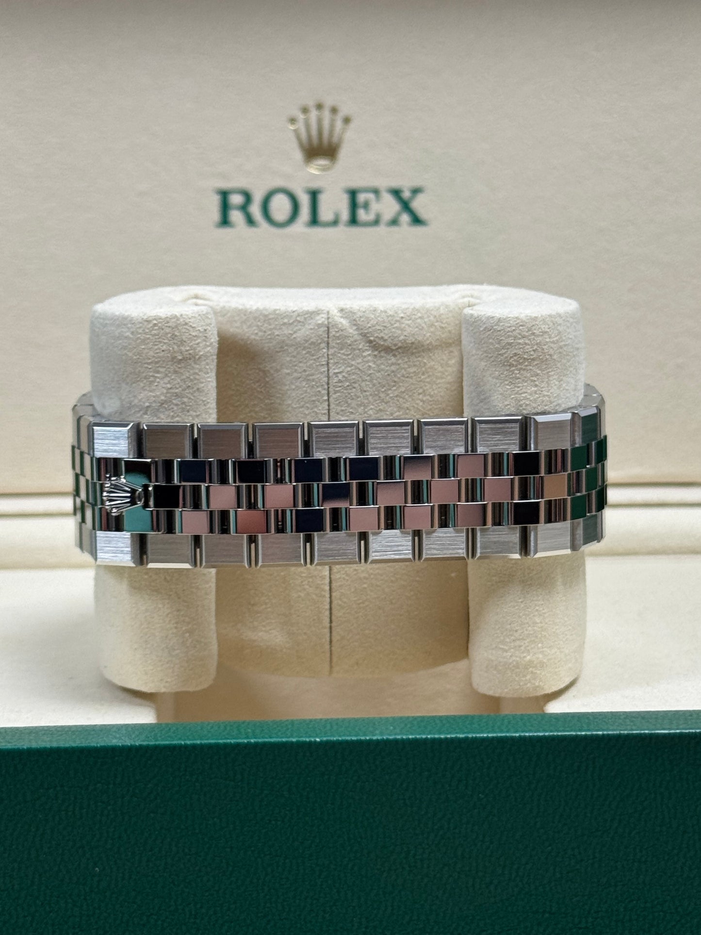 Rolex Land Dweller 40 127334 / 2025 / Full Set / Ungetragen
