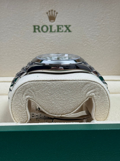Rolex Datejust 41 126300 Weiß / 2021 / Full Set / Sehr gut