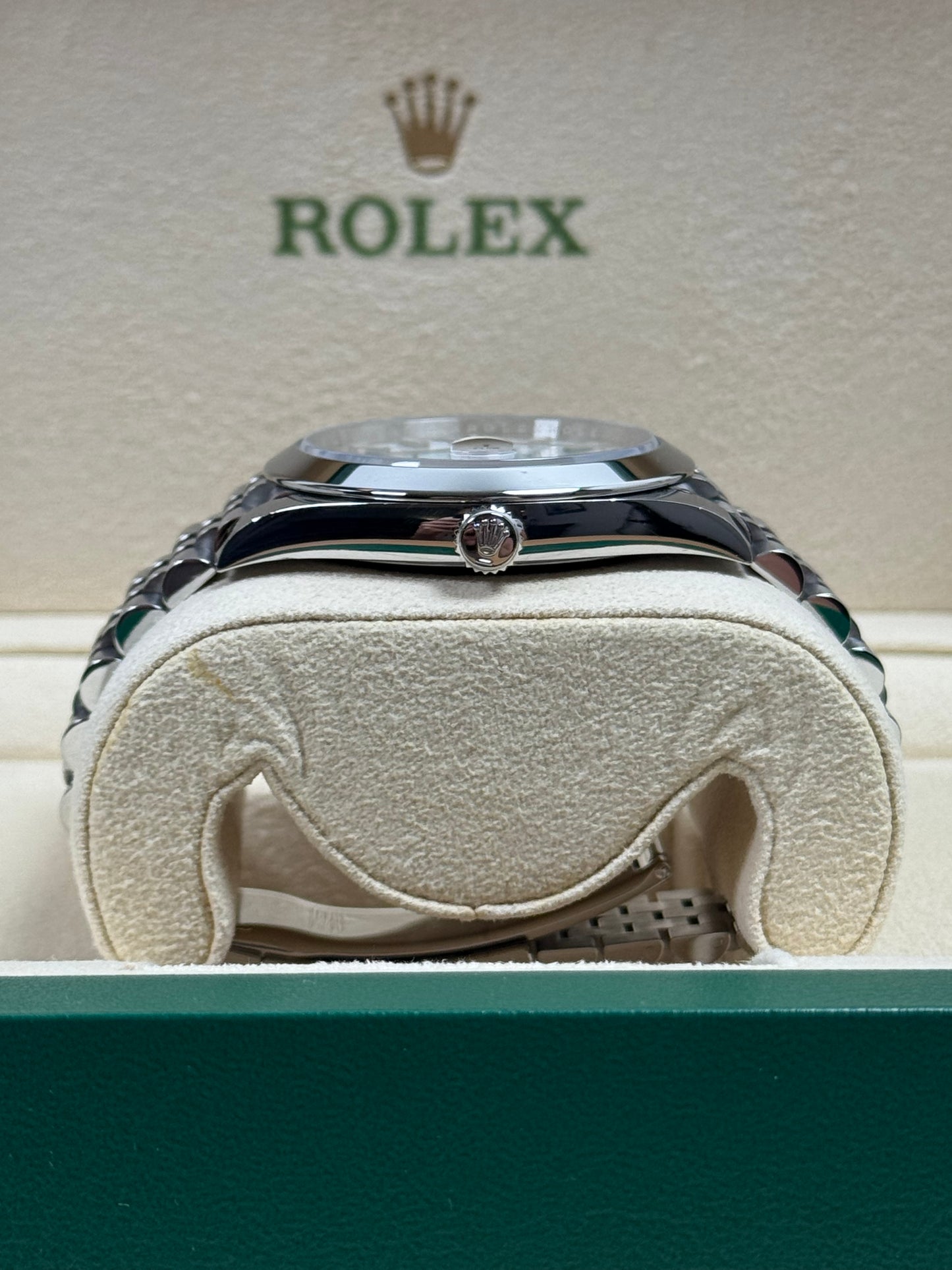 Rolex Datejust 41 126300 Weiß / 2021 / Full Set / Sehr gut