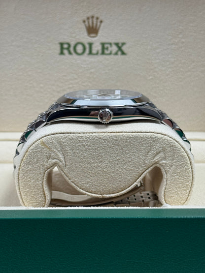 Rolex Datejust 41 126300 Weiß / 2021 / Full Set / Sehr gut