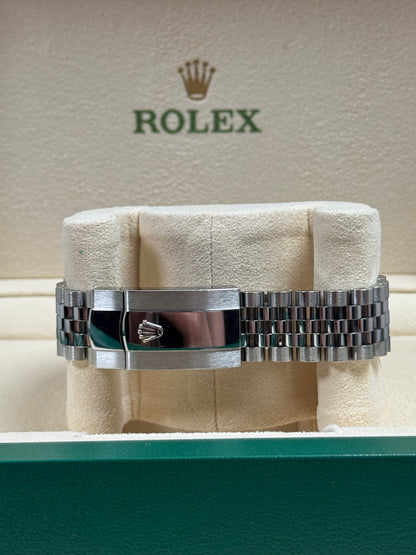 Rolex Datejust 41 126300 Weiß / 2021 / Full Set / Sehr gut
