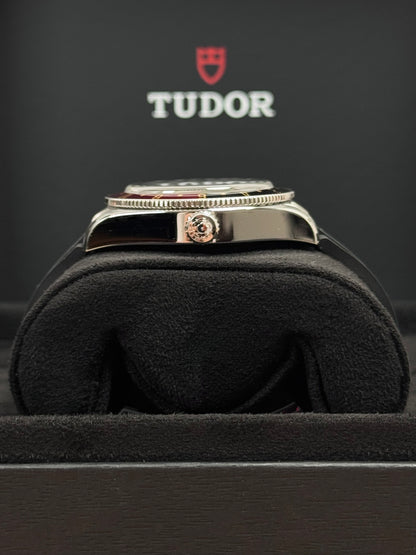 Tudor Black Bay 58 GMT / 2025 / Full Set / Top Zustand