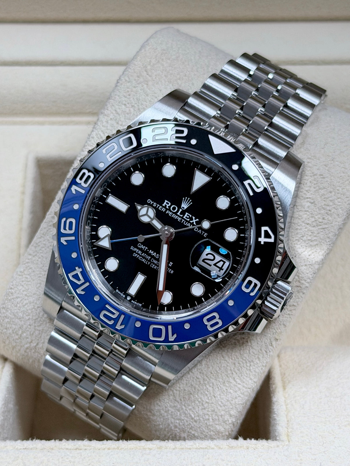 Rolex GMT Master 2 "Batgirl" 126710BLNR / 2024 / Full Set / Top Zustand