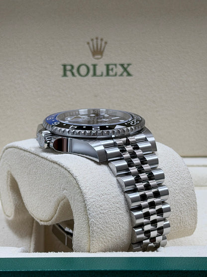 Rolex GMT Master 2 "Batgirl" 126710BLNR / 2024 / Full Set / Top Zustand