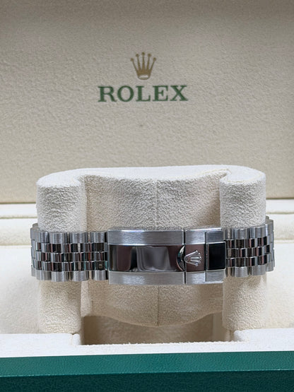 Rolex GMT Master 2 "Batgirl" 126710BLNR / 2024 / Full Set / Top Zustand