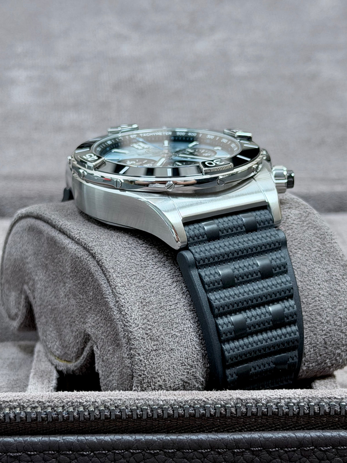 Breitling Super Chronomat B01 44 Ice Blue / 2025 / Full Set / Neuwertig
