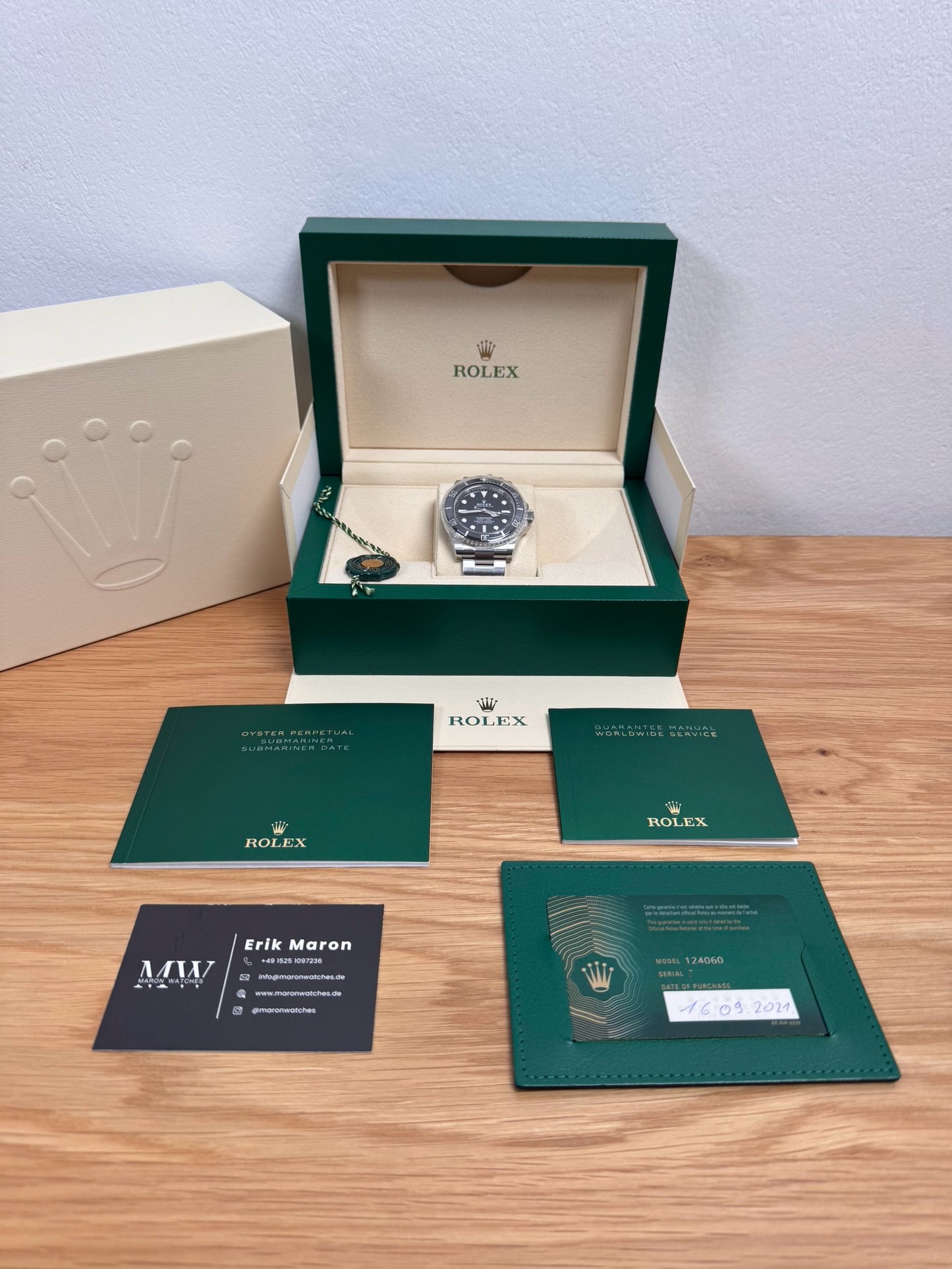 Rolex Submariner No Date 124060 / 2021 / Full Set / Neuwertig