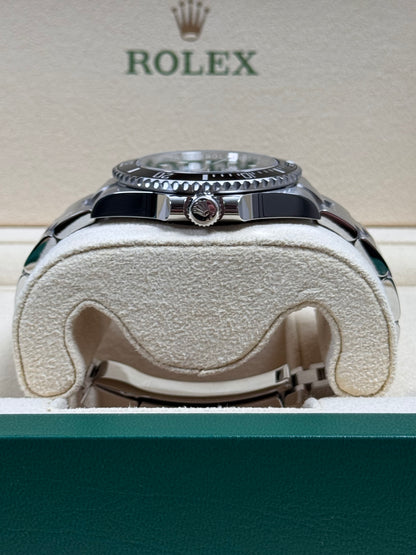 Rolex Submariner No Date 124060 / 2021 / Full Set / Neuwertig