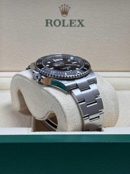 Rolex Submariner No Date 124060 / 2021 / Full Set / Neuwertig