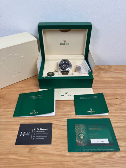 Rolex Sea-Dweller 126600 43mm / 2020 / Full Set / Neuwertig
