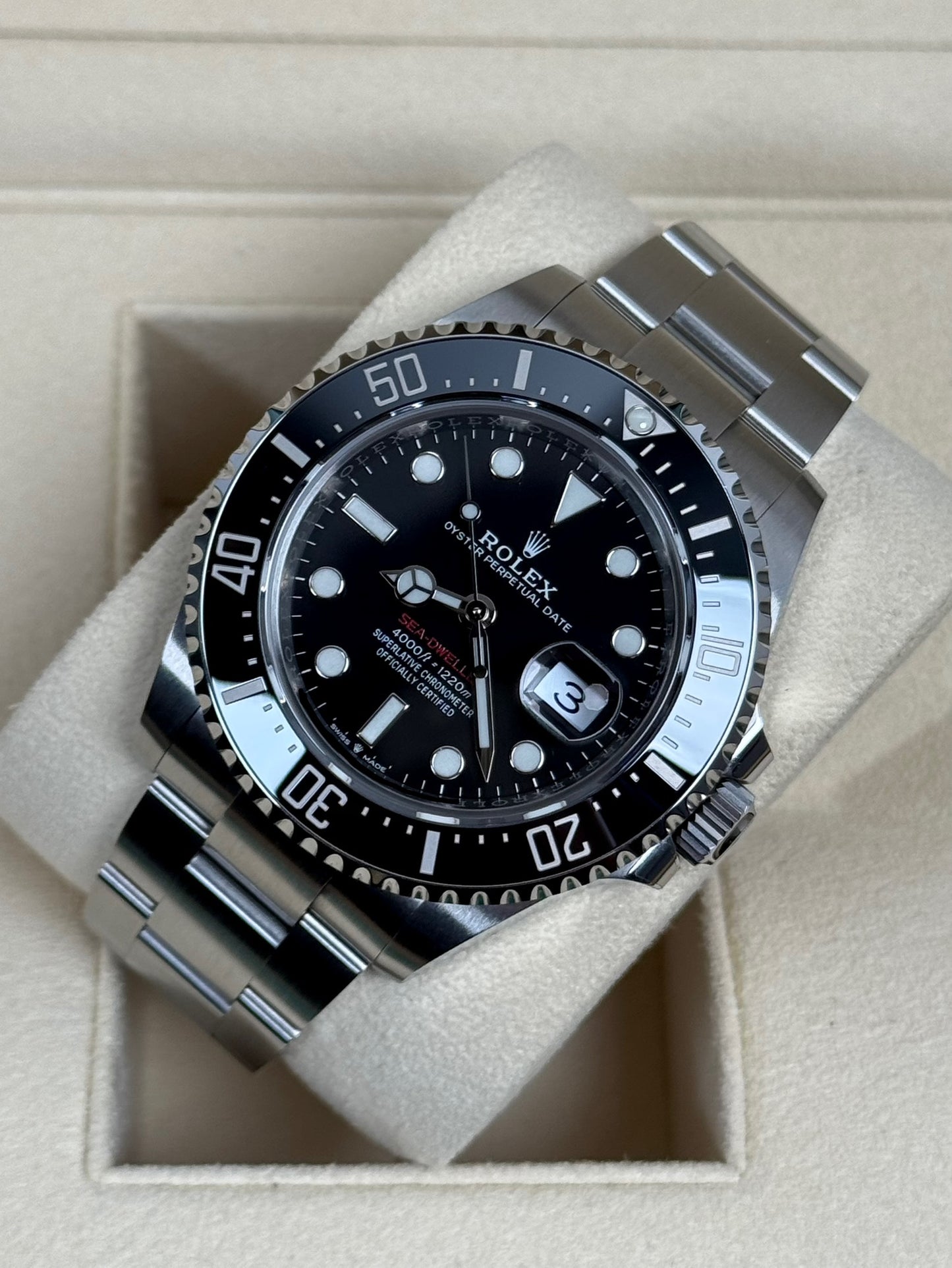 Rolex Sea-Dweller 126600 43mm / 2020 / Full Set / Neuwertig