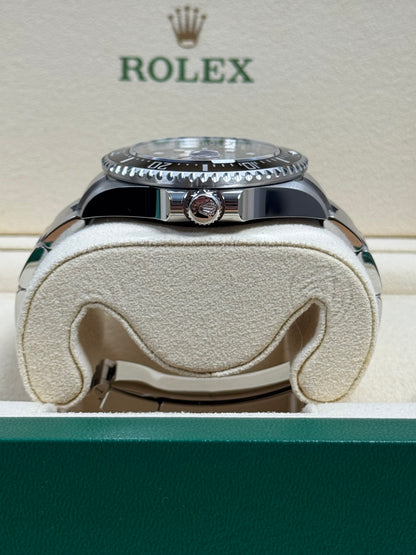 Rolex Sea-Dweller 126600 43mm / 2020 / Full Set / Neuwertig