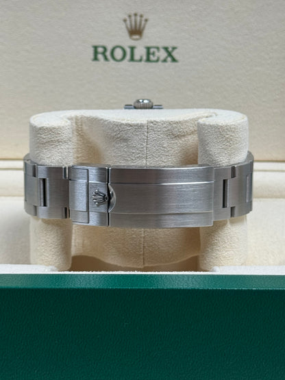 Rolex Sea-Dweller 126600 43mm / 2020 / Full Set / Neuwertig